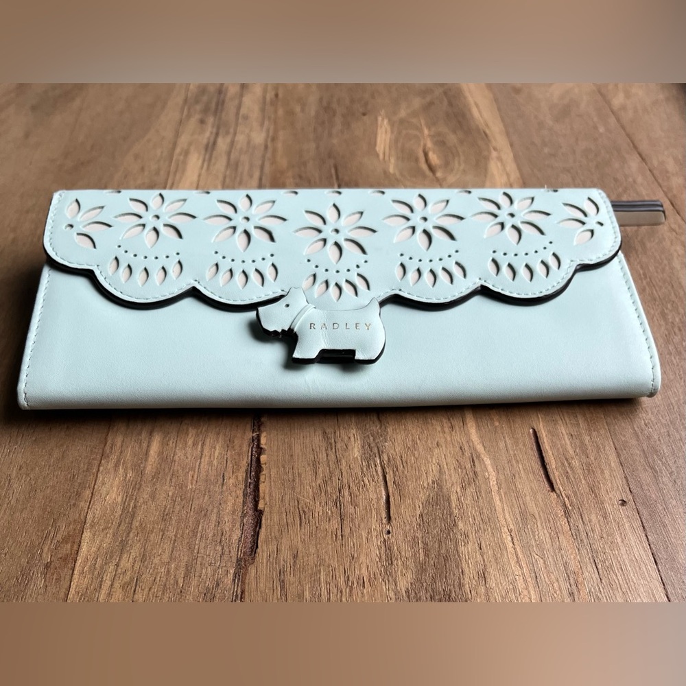 Radley London Radley Crest Broderie Flapover Large Matinee Mint Green NWOT - Picture 3 of 16